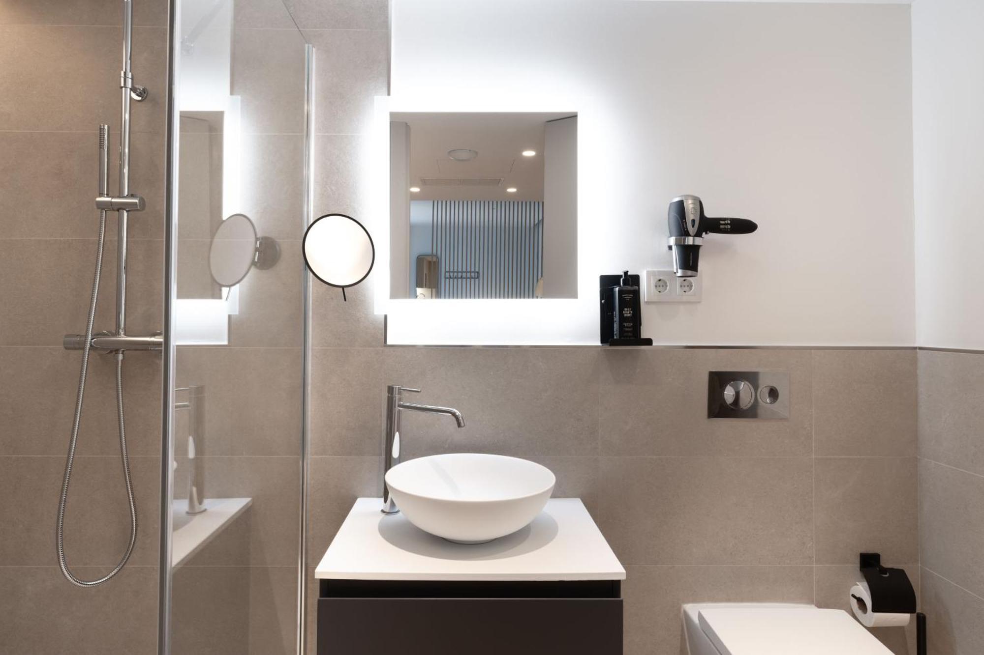 Limehome Madrid Calle De Juan Hurtado De Mendoza 外观 照片
