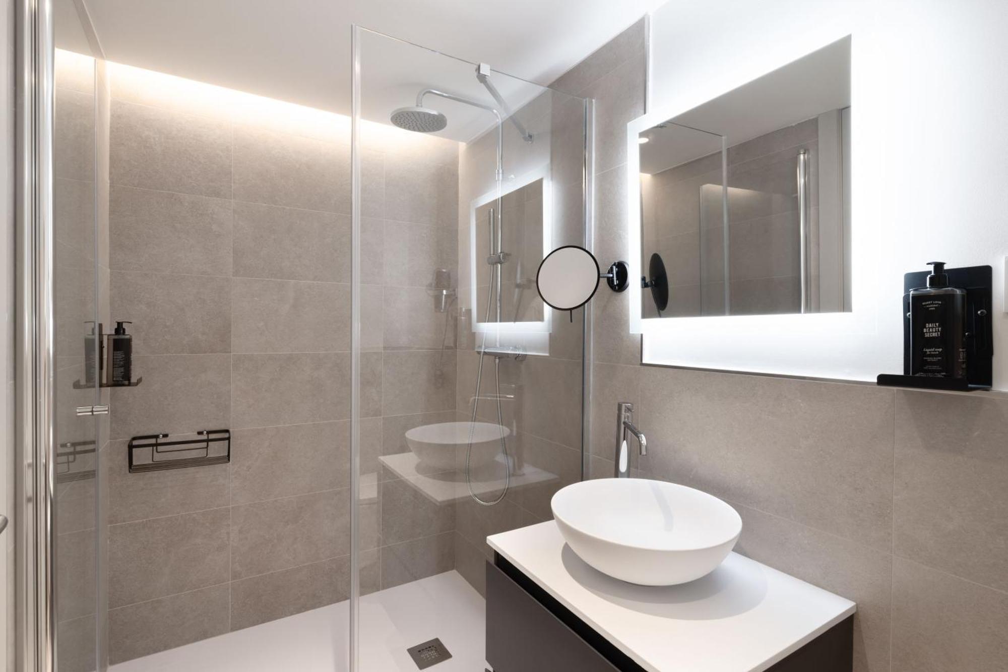 Limehome Madrid Calle De Juan Hurtado De Mendoza 外观 照片