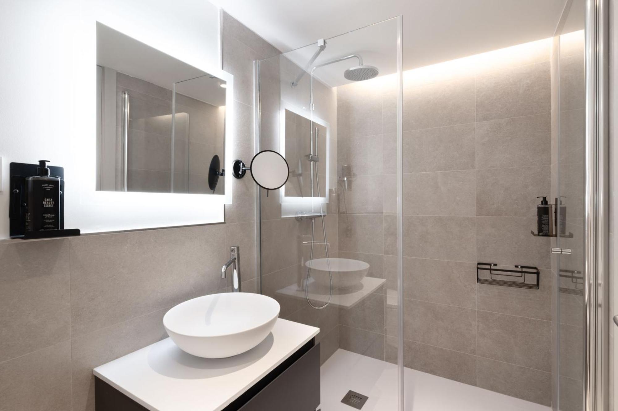 Limehome Madrid Calle De Juan Hurtado De Mendoza 外观 照片